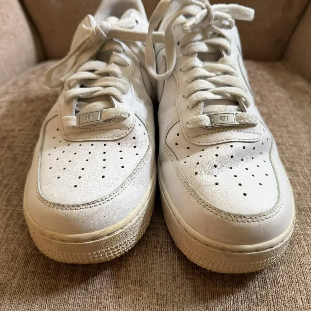 Nike Air Force 1 White Mens Low Top Shoes US 10 Casual AF1 ‘07 Leather Sneakers